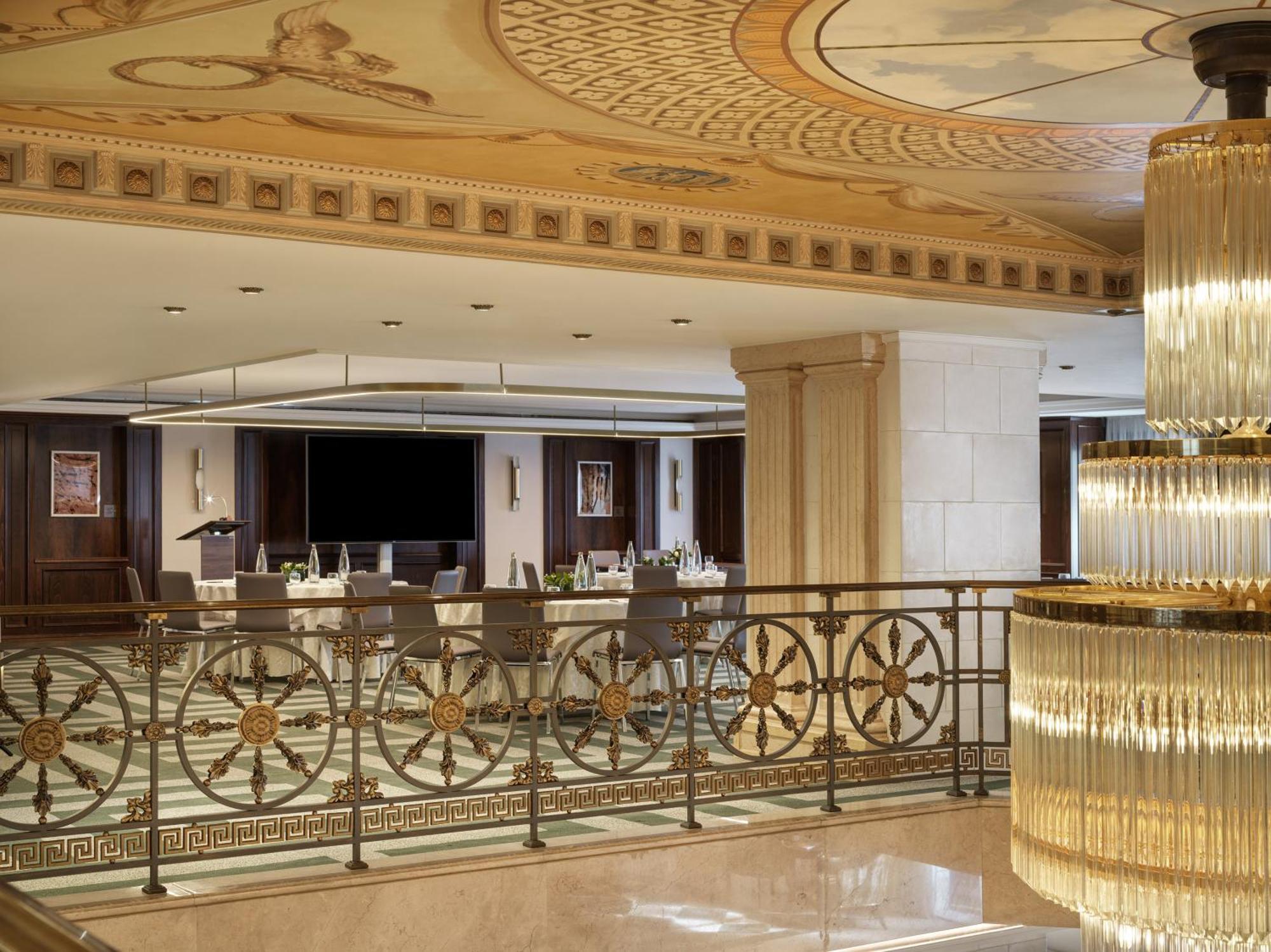 Electra Palace 5*