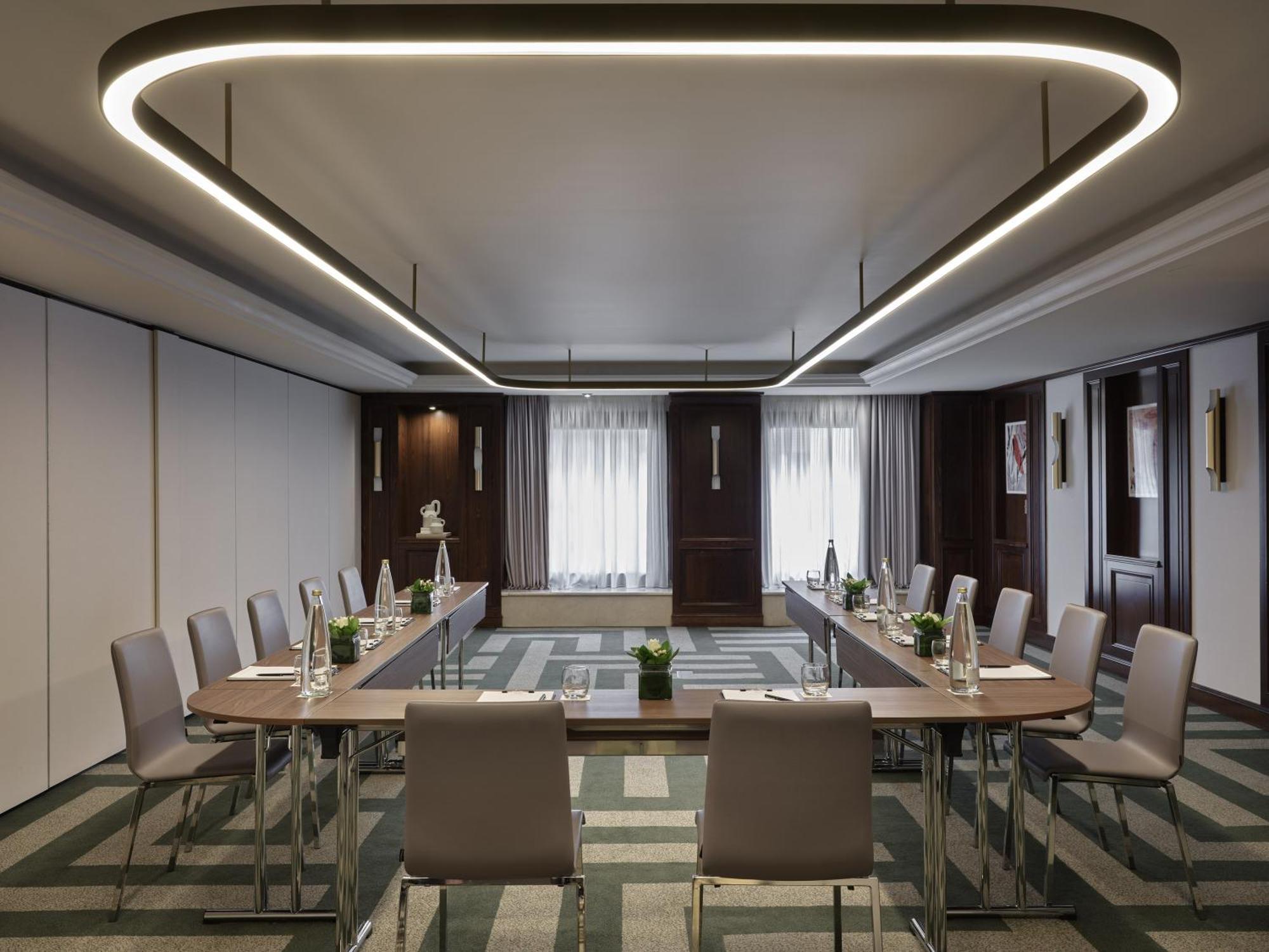 Ξενοδοχείο Electra Palace 5*